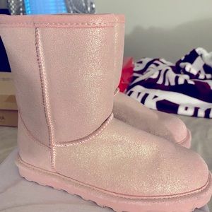 Bearpaw pink